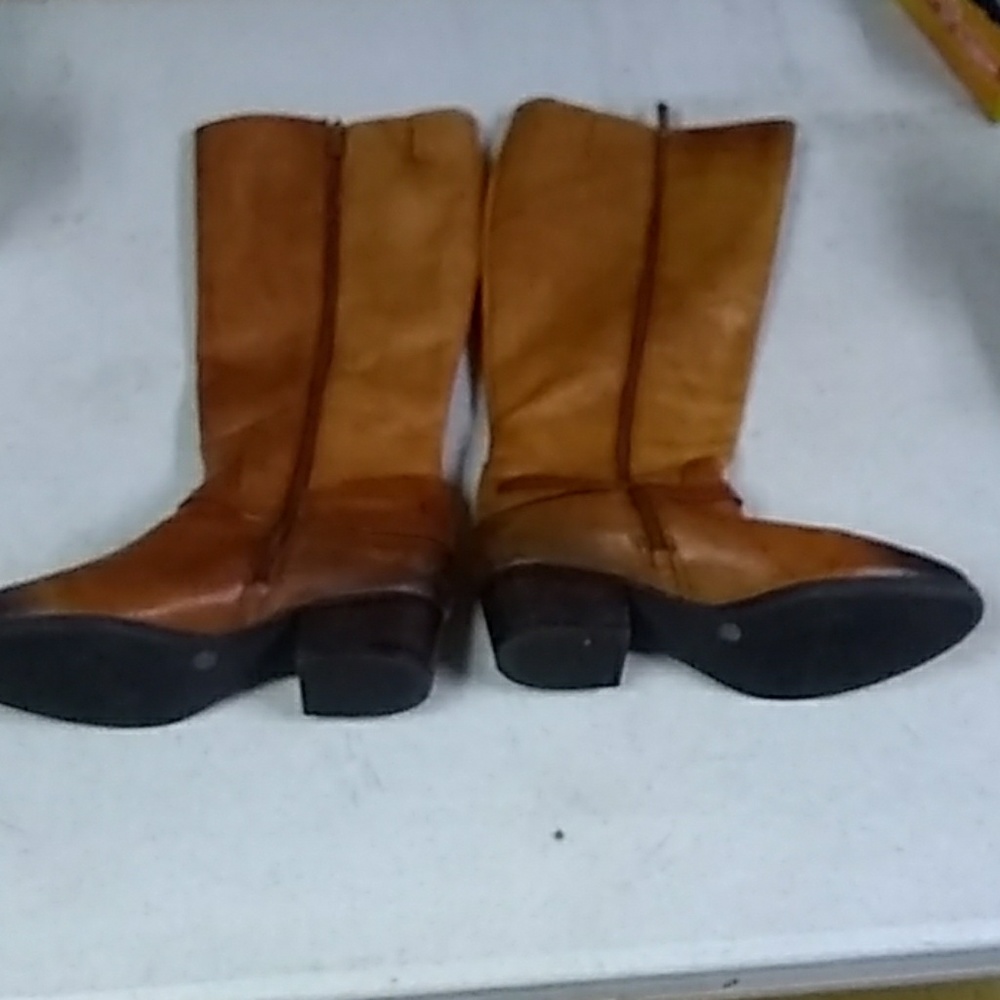 Leather boots